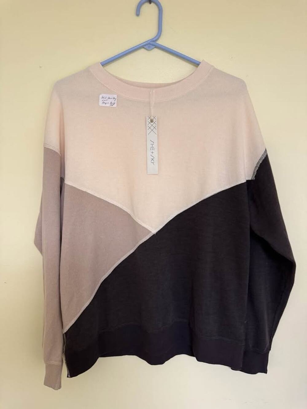 SHE + SKY Women’s Color Block Pullover Sweatshirt Size Small NWT (as48b3)